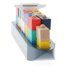 Bateau porte-conteneurs en bois, Jules Verne - CMA-CGM