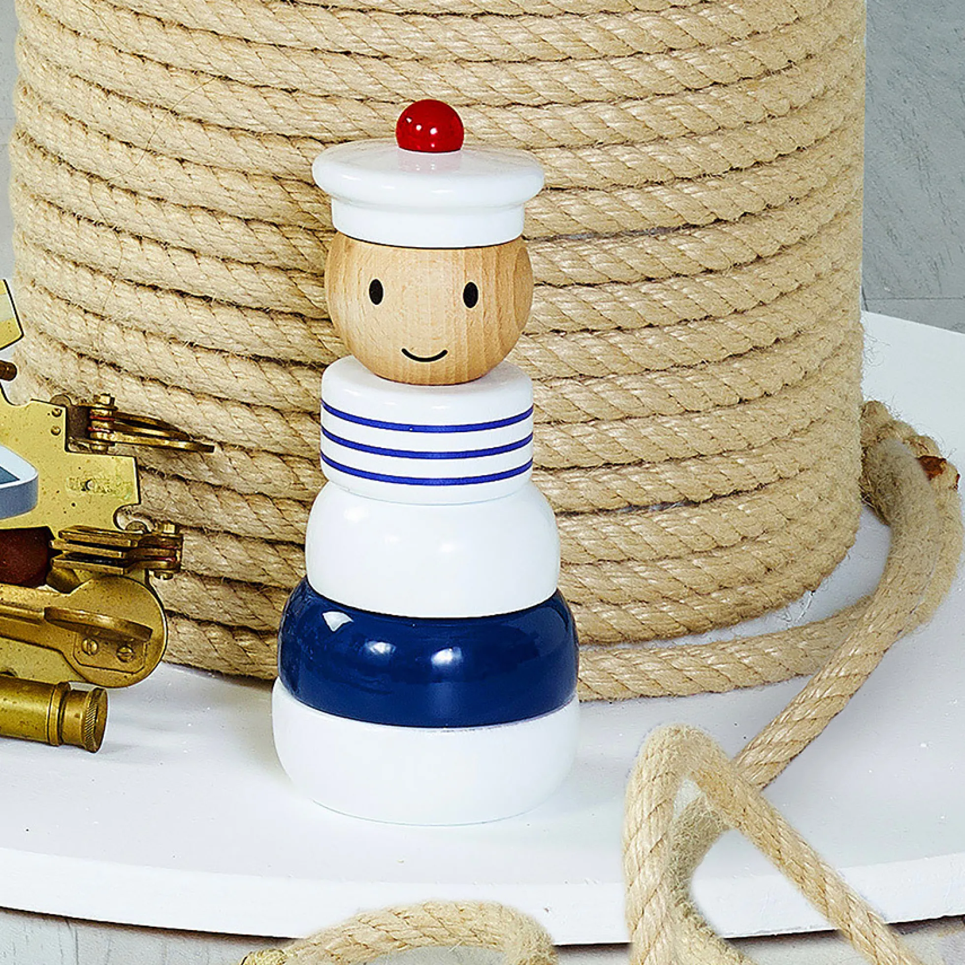 Empilable en bois, Ecole des mousses - Marine nationale