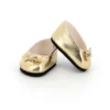 Mocassins dorés à noeud pour poupée 28 cm