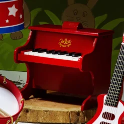 Piano en bois, Rouge